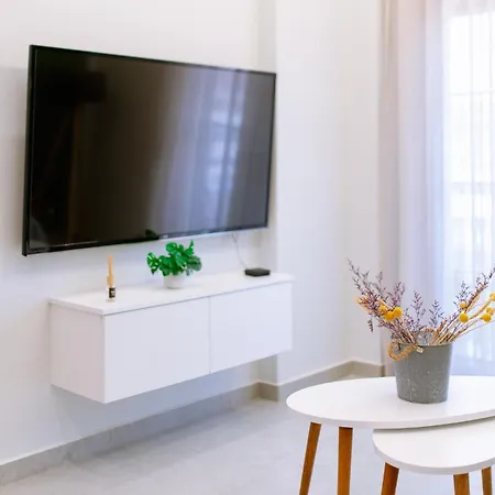 Alkyone Downtown カヴァラ